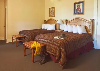 Glacier Park Lodge hotel thumbnail 5