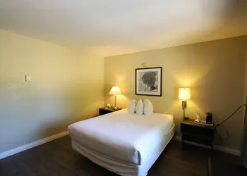 Days Inn and Suites by Wyndham Downtown Missoula-University hotel thumbnail 7
