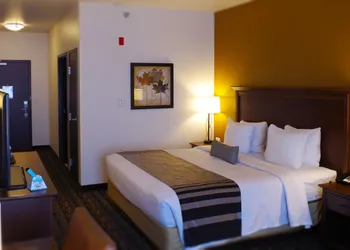 Best Western Plus Lincoln Inn & Suites hotel thumbnail 4