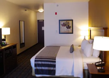 Best Western Plus Lincoln Inn & Suites hotel thumbnail 6