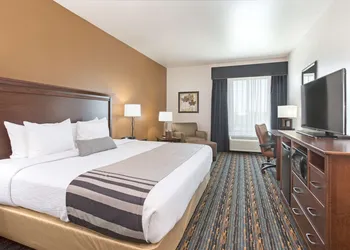 Best Western Plus Lincoln Inn & Suites hotel thumbnail 7