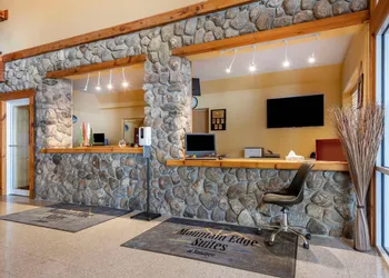 Mountain Edge Suites at Sunapee, an Ascend Collection Hotel hotel thumbnail 2