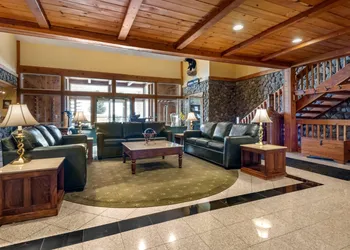 Mountain Edge Suites at Sunapee, an Ascend Collection Hotel hotel thumbnail 3
