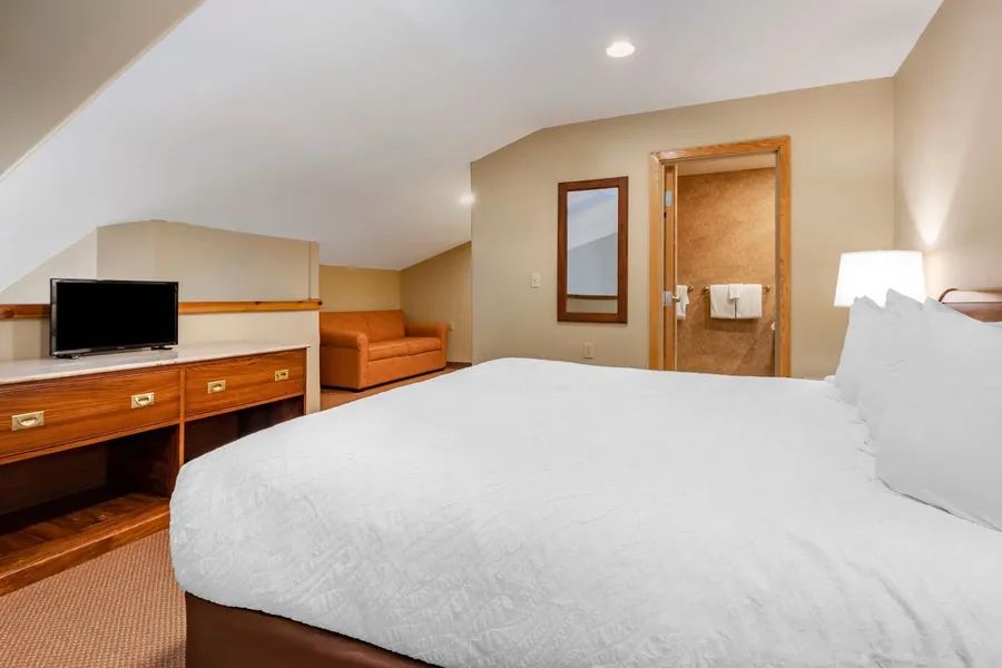 Mountain Edge Suites at Sunapee, an Ascend Collection Hotel hotel detail image 6