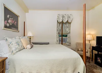 The Silver Fountain Inn hotel thumbnail 8