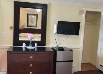 Royal Coach Motor Lodge hotel thumbnail 3