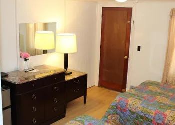 Royal Coach Motor Lodge hotel thumbnail 5