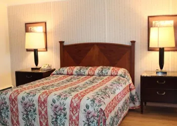 Royal Coach Motor Lodge hotel thumbnail 6