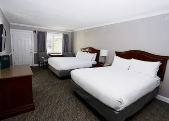Golden Gables Inn Dazzler Select by Wyndham hotel thumbnail 3