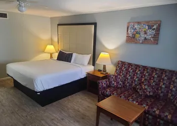 Tilton Lodge Inn and Suites hotel thumbnail 5