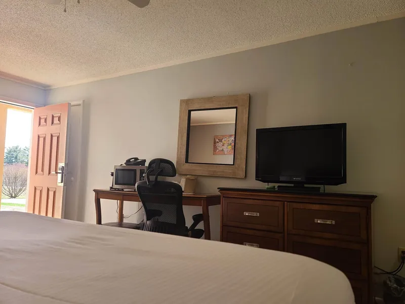 Tilton Lodge Inn and Suites hotel detail image 6