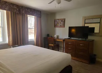Tilton Lodge Inn and Suites hotel thumbnail 8