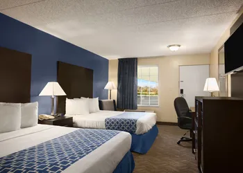 Days Inn & Suites by Wyndham Cherry Hill - Philadelphia hotel thumbnail 5