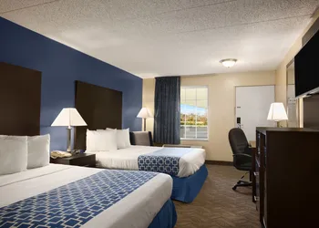 Days Inn & Suites by Wyndham Cherry Hill - Philadelphia hotel thumbnail 5