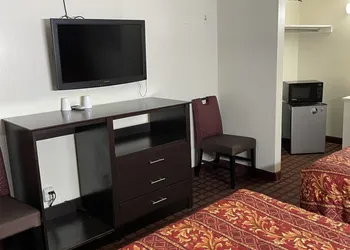 Budget Inn - Elizabeth, NJ hotel thumbnail 8