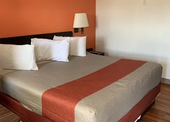 Scottish Inns and Suites - Bordentown hotel thumbnail 4