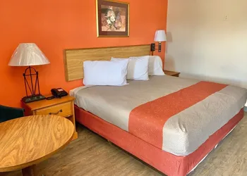 Scottish Inns and Suites - Bordentown hotel thumbnail 5