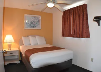 Blue Water Motel hotel thumbnail 8