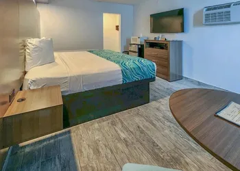 Le Voyageur Motel hotel thumbnail 4