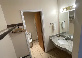 Regal Motel in Las Vegas, New Mexico hotel thumbnail 8