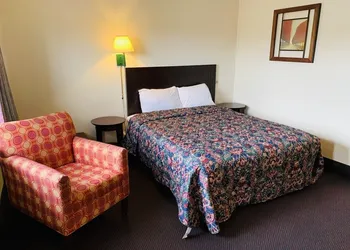 Express Inn hotel thumbnail 2