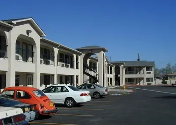 American Inn & Suites hotel thumbnail 8