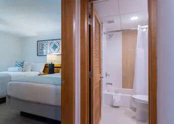 Mahalo Diamond Beach hotel thumbnail 4