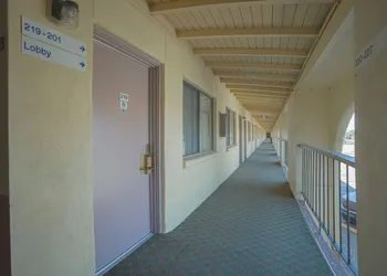 Royal Holiday Motel By Belvilla Gallup I-40 hotel thumbnail 3