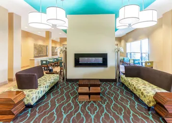La Quinta Inn & Suites by Wyndham Carlsbad hotel thumbnail 4