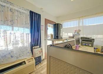 Motel 10 hotel thumbnail 5