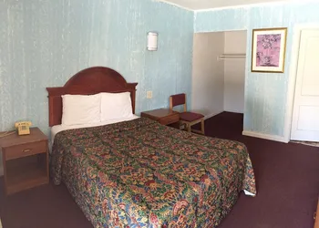 Mayo Inn hotel thumbnail 4
