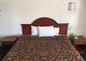 Mayo Inn hotel thumbnail 5