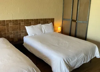 Charles Hotsprings hotel thumbnail 8