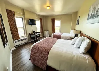 Lenox Hotel and Suites hotel thumbnail 5