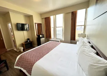 Lenox Hotel and Suites hotel thumbnail 8