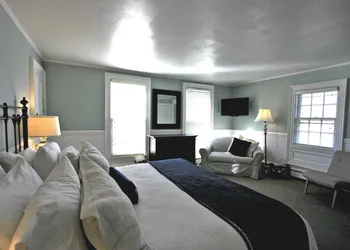 The Hedges Inn hotel thumbnail 4