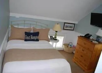The Hedges Inn hotel thumbnail 7