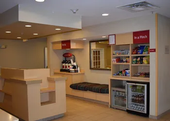 TownePlace Suites by Marriott Republic Airport Long Island hotel thumbnail 2