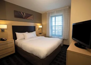 TownePlace Suites by Marriott Republic Airport Long Island hotel thumbnail 5