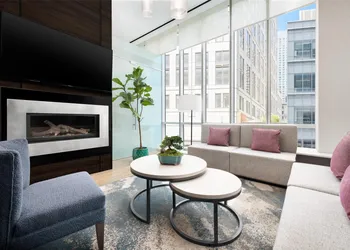 Hilton Garden Inn New York/Times Square Central hotel thumbnail 5