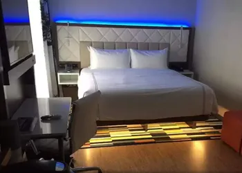 EVEN Hotel New York - Times Square South by IHG hotel thumbnail 4