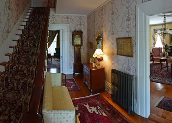 Oakcliff Bed and Breakfast hotel thumbnail 2