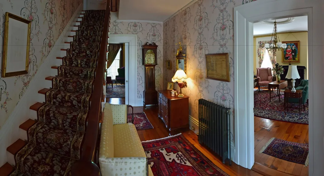 Oakcliff Bed and Breakfast hotel detail image 2