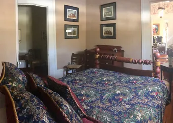 Oakcliff Bed and Breakfast hotel thumbnail 5