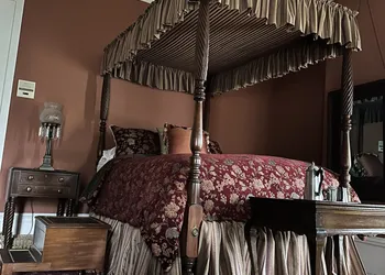 Oakcliff Bed and Breakfast hotel thumbnail 6
