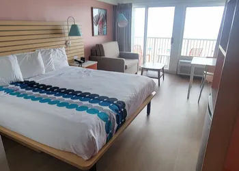 Golden Sands Carolina Beach Oceanfront, Tapestry by Hilton hotel thumbnail 7