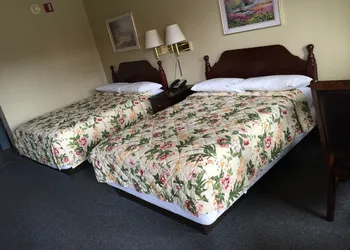Highway Inn hotel thumbnail 6