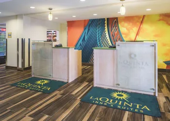 La Quinta Inn & Suites by Wyndham Grand Forks hotel thumbnail 3