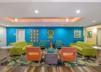 La Quinta Inn & Suites by Wyndham Grand Forks hotel thumbnail 8