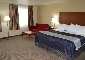 Baymont by Wyndham Grand Forks hotel thumbnail 2